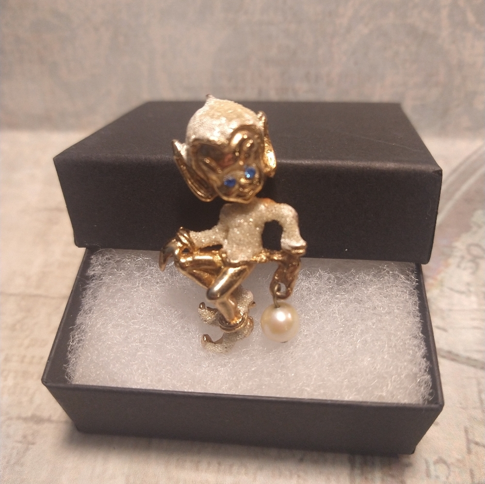 Vintage Kramer Figural Elf Pixie Fae Faire Pin Brooch